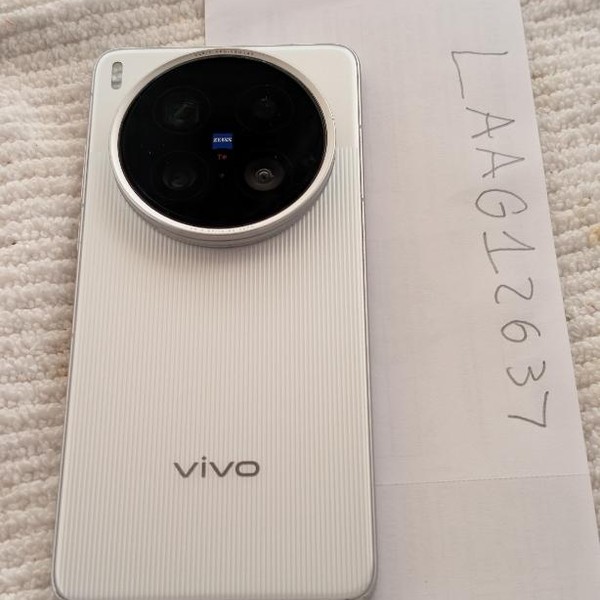 Vivo X200 Ultra - Unlocked Non-US, 512 GB, Red, 16 GB