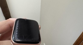 Fair
													Apple Watch Series 6 40mm - Unlocked, Gold, A2293 - Cellular, Aluminum, photo 4 of 13