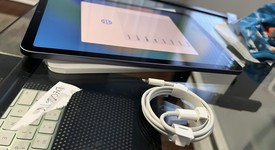 Mint
													Apple iPad Air 5th Gen - Wi-Fi, Purple, 64 GB, A2588, photo 4 of 6
