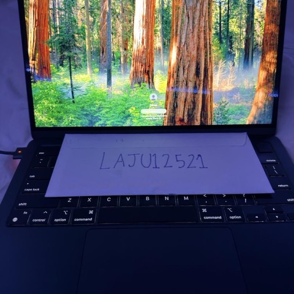 MacBook Air 2022 (M2) - 13 inch - 512 GB, Midnight, 8 GB, Apple M2