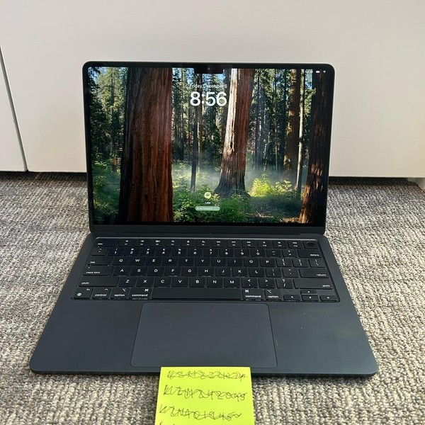 MacBook Air 2024 (M3) - 13 inch - 512 GB, Midnight, 8 GB, Apple M3, 10-core GPU