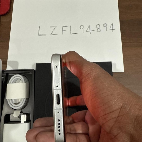 Vivo X200 Ultra - Unlocked Non-US, 512 GB, Silver, 16 GB