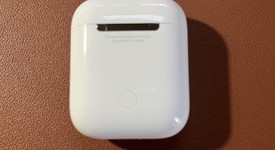 Used
													Apple AirPods 2nd Gen - Lightning Case, photo 3 of 11