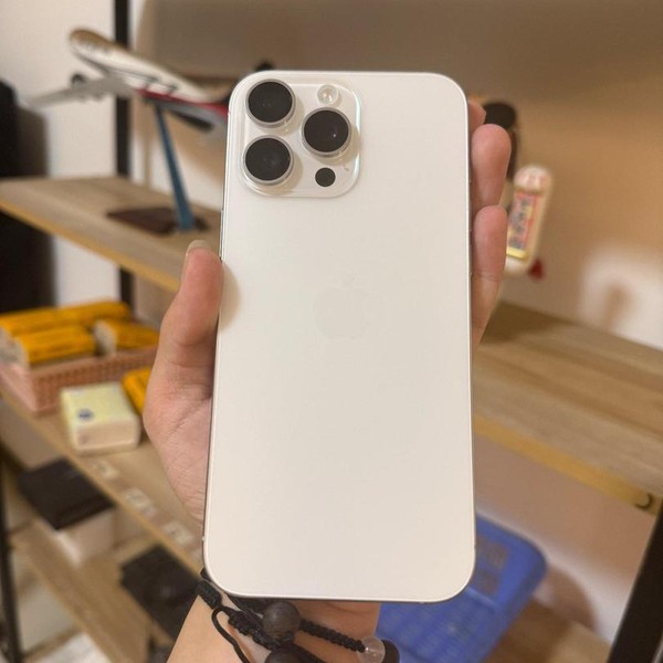 Apple iPhone 16 Pro Max - Unlocked Non-US, 256 GB, White, A3296