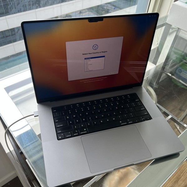 MacBook Pro 2021 - 16 inch - 512 GB, Gray, 16 GB, Apple M1 Pro 10-core