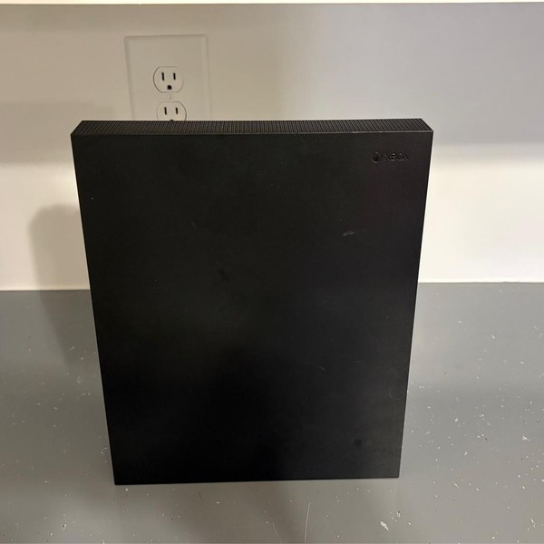 Xbox One X (2017) - Black, Standard