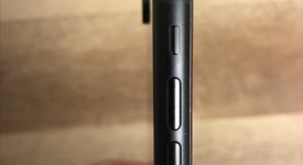 Mint
													Apple iPhone Xr - Unlocked, Black, 64 GB, A1984, photo 3 of 12
