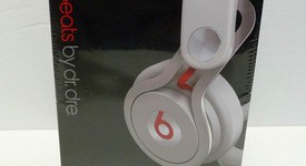 New
													Beats Mixr Wired On-Ear Headphones - White, David Guetta, photo 1 of 5