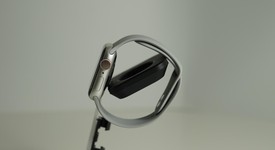 Good
													Apple Watch Series 4 40mm - Unlocked, Silver, A1975 - Cellular, Nike, photo 3 of 6