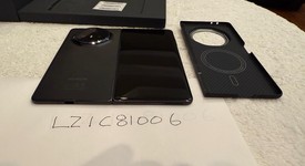 Mint
													Honor Magic V3 - Unlocked Non-US, Black, 512 GB, 12 GB, photo 5 of 11