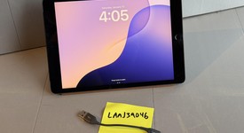 Good
													Apple iPad 7th Gen - Unlocked, Gray, 32 GB, A2200, photo 1 of 8