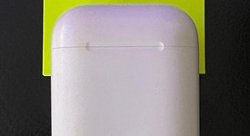 Used
													Apple AirPods 2nd Gen - Lightning Case, photo 2 of 5