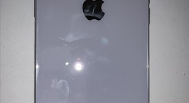 Good
													Apple iPhone Xs - Unlocked, Silver, 64 GB, A1920, photo 3 of 8