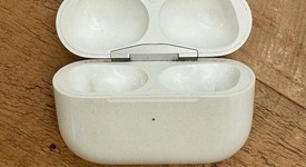 Used
													Apple AirPods Pro 2nd Gen - Lightning, photo 5 of 13