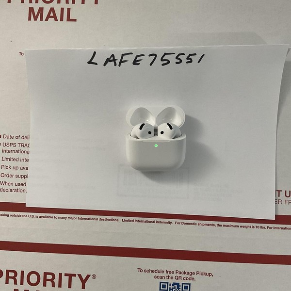 Apple AirPods (4th Gen) - Standard