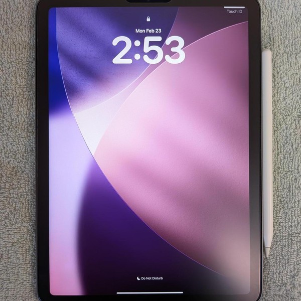 Apple iPad Air 5th Gen - Wi-Fi, 64 GB, Gray, A2588