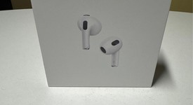 New
													Apple AirPods 3rd Gen - Lightning Case, photo 1 of 3