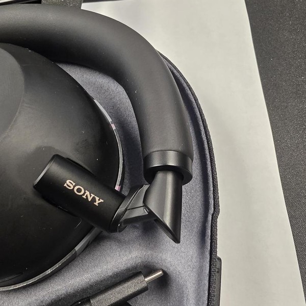 Sony WH-1000XM6 - Black