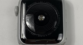 Good
													Apple Watch SE 1st Gen 40mm - Unlocked, Silver, A2353 - Cellular, Aluminum, photo 3 of 3