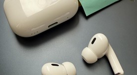 Used
													Apple AirPods Pro 2 - Lightning, photo 1 of 4