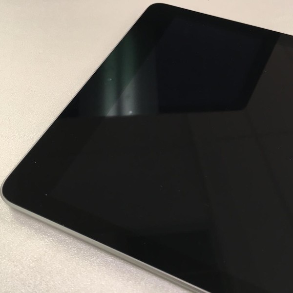 Apple iPad 6th Gen - Wi-Fi, Gray, 128 GB, A1893