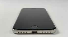 Good
													Apple iPhone SE 3rd Gen 2022 - Unlocked, Starlight, 64 GB, A2595, photo 4 of 8