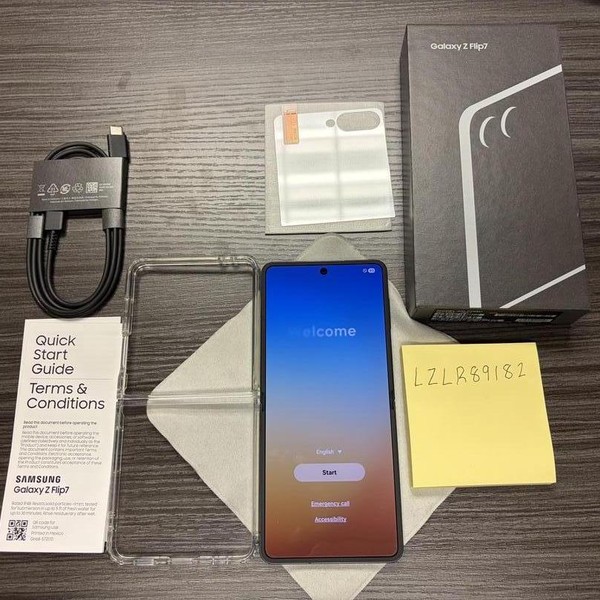 Samsung Galaxy Z Flip7 - Spectrum, 256 GB, Jet Black, 12 GB, SM-F766U