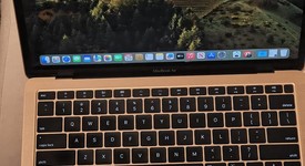 Good
													MacBook Air 2019 - 13" - I5, Gold, 128 GB, 8 GB, photo 2 of 9