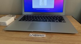 Fair
													MacBook Air 2017 - 13" - I5, Silver, 128 GB, 8 GB, photo 2 of 7