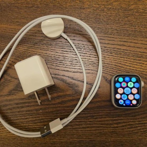 Apple Watch Series 9 41mm - Silver, A2978 - GPS, Aluminum