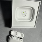 Used Apple AirPods Pro - Wireless Case