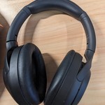 Used Sony WH-1000XM4 - Black