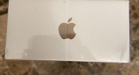 New
													Apple iPhone Xs Max - Verizon, Gold, 64 GB, A1921, photo 2 of 5