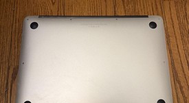 Good
													MacBook Air 2017 - 13" - I5, Silver, 128 GB, 8 GB, photo 4 of 9