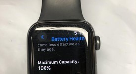 Fair
													Apple Watch Series 5 40mm - Unlocked, Gray, A2094 Cellular, Aluminum, photo 2 of 10