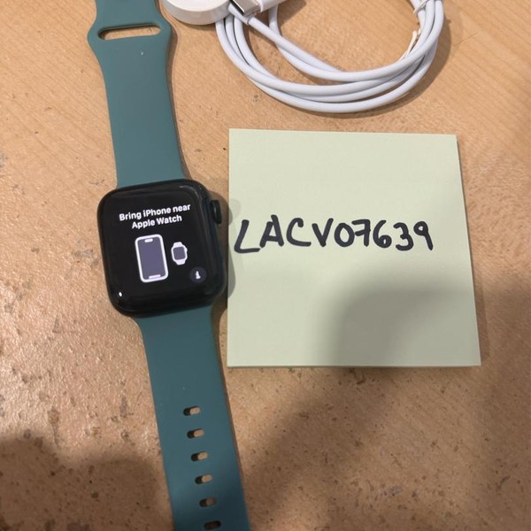 Apple Watch SE 2nd Gen 40mm - Midnight, A2722 - GPS, Aluminum