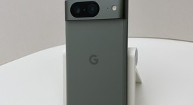 Good
													Google Pixel 8 - Unlocked, Hazel, 128 GB, 8 GB, G9BQD, Sub-6 5G, photo 3 of 6