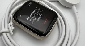 Mint
													Apple Watch SE 2nd Gen 40mm - Starlight, A2722 - GPS, Aluminum, photo 4 of 9
