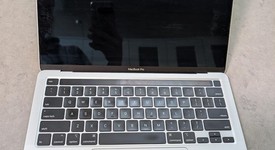 Good
													MacBook Pro 2020 - 13" - I5, Silver, 256 GB, 8 GB, photo 5 of 10