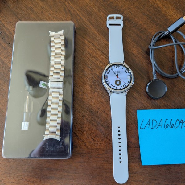 Samsung Galaxy Watch6 Classic - Wi-Fi, Silver, 47mm