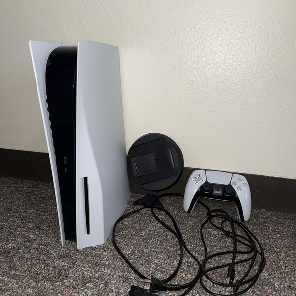 PlayStation 5 Standard Edition (2020) - White, 825 GB, Standard Edition