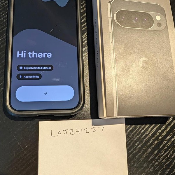 Google Pixel 10 Pro - Unlocked, 128 GB, Obsidian, GA09887