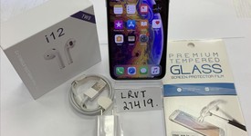Fair
													Apple iPhone Xs - Unlocked, Silver, 64 GB, A1920, photo 1 of 9