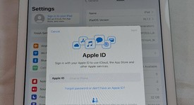 Good
													Apple iPad 5th Gen - T-Mobile, Silver, 32 GB, A1823, photo 3 of 4