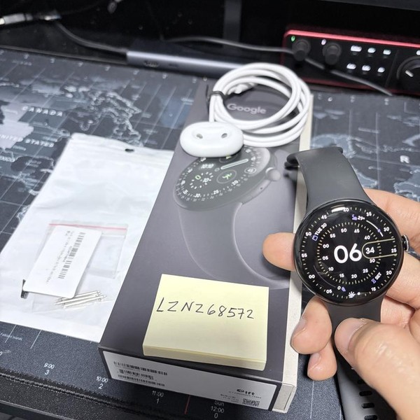 Google Pixel Watch 4 - Wi-Fi, Black, 45mm