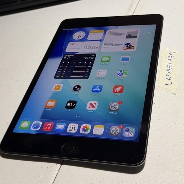 Apple iPad Mini 5th Gen - Wi-Fi, 64 GB, Gray