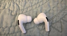 Used
													Apple AirPods Pro - Wireless Case, photo 3 of 3