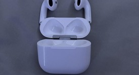 Used
													Apple AirPods 4th Gen - Active Noise Cancellation, photo 1 of 4