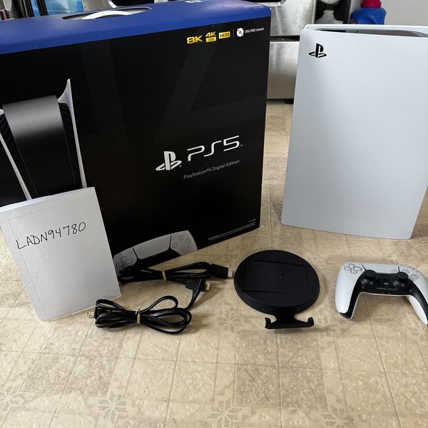 PlayStation 5 Digital Edition (2020) - 825 GB, White, Digital Edition