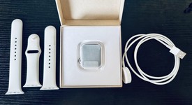 Mint
													Apple Watch Series 5 44mm - Unlocked, White, A2095 Cellular, Ceramic, photo 2 of 6